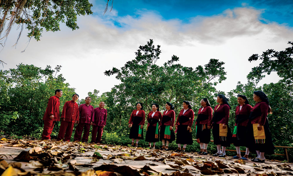 CLB hát Soọng cô của người Sán Dìu ở Lục Ngạn. Ảnh: Quang Bằng