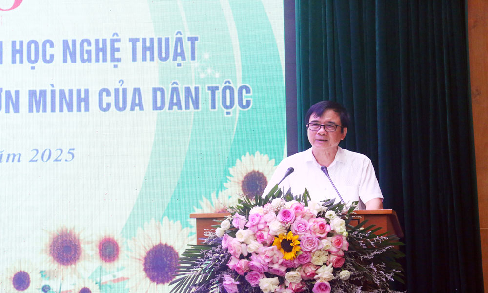 Nhạc sĩ Tuấn Khương - Chủ tịch Hội VHNT Bắc Giang phát biểu tại Hội thảo